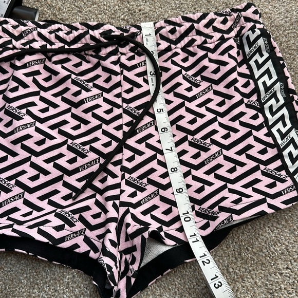 NEW Versace Pink Greca Signature Monogram Shorts Size Small - Picture 5 of 6